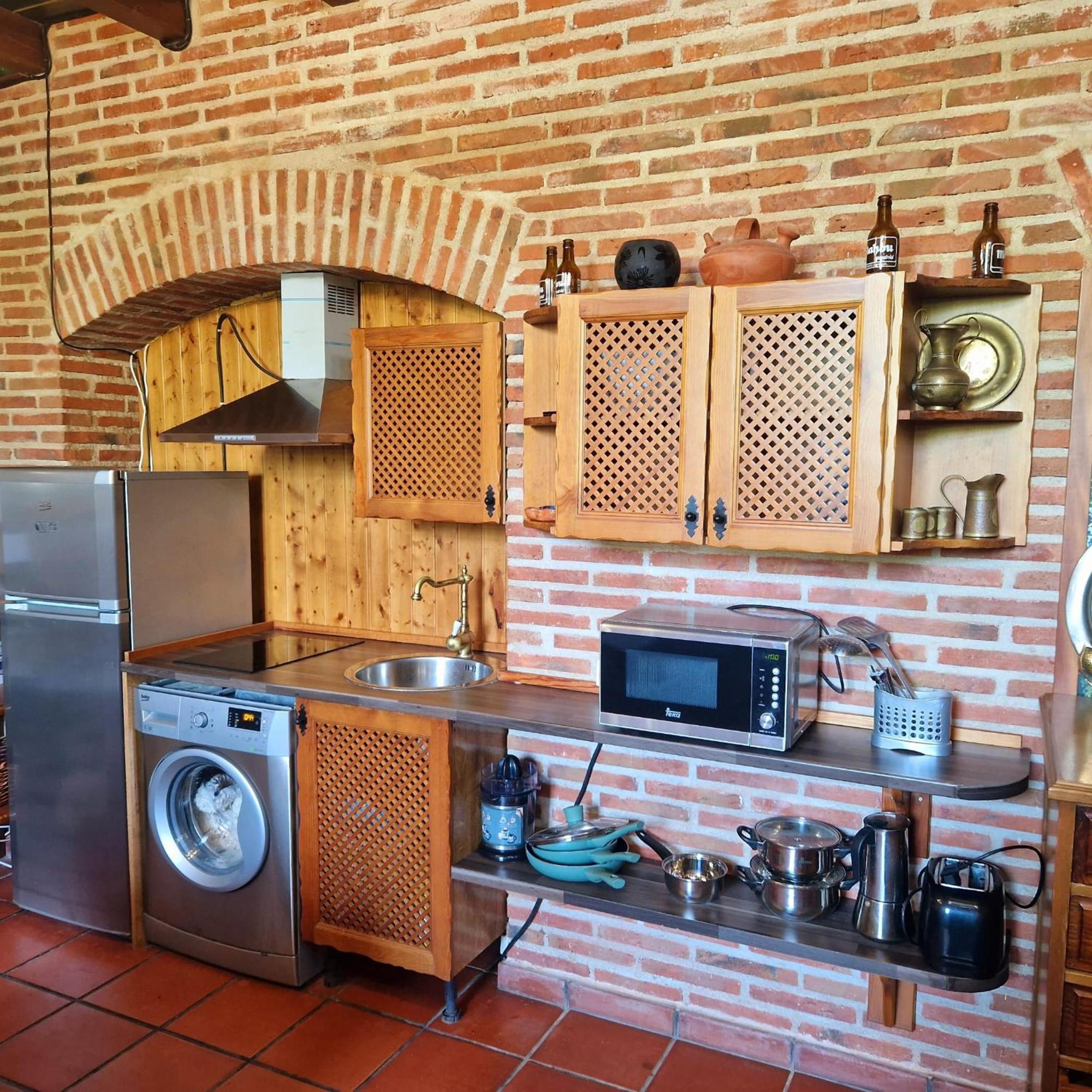 Casa Rural sobre el Rio y con Piscina Huerta  Exterior foto