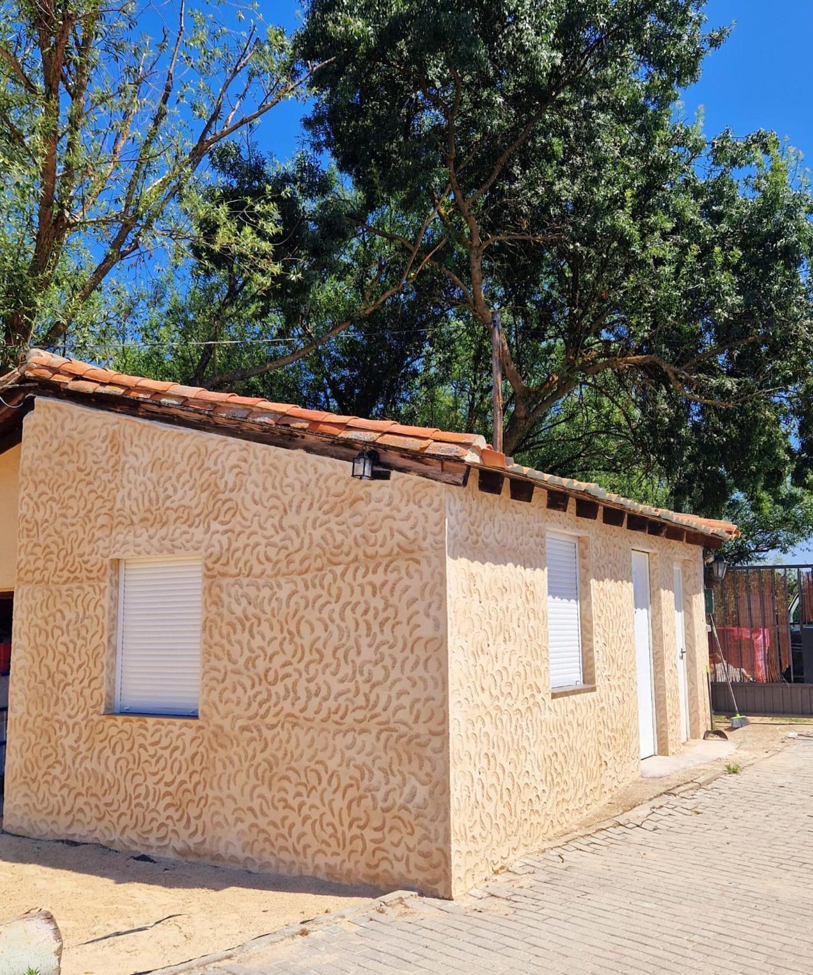 Casa Rural sobre el Rio y con Piscina Huerta  Exterior foto