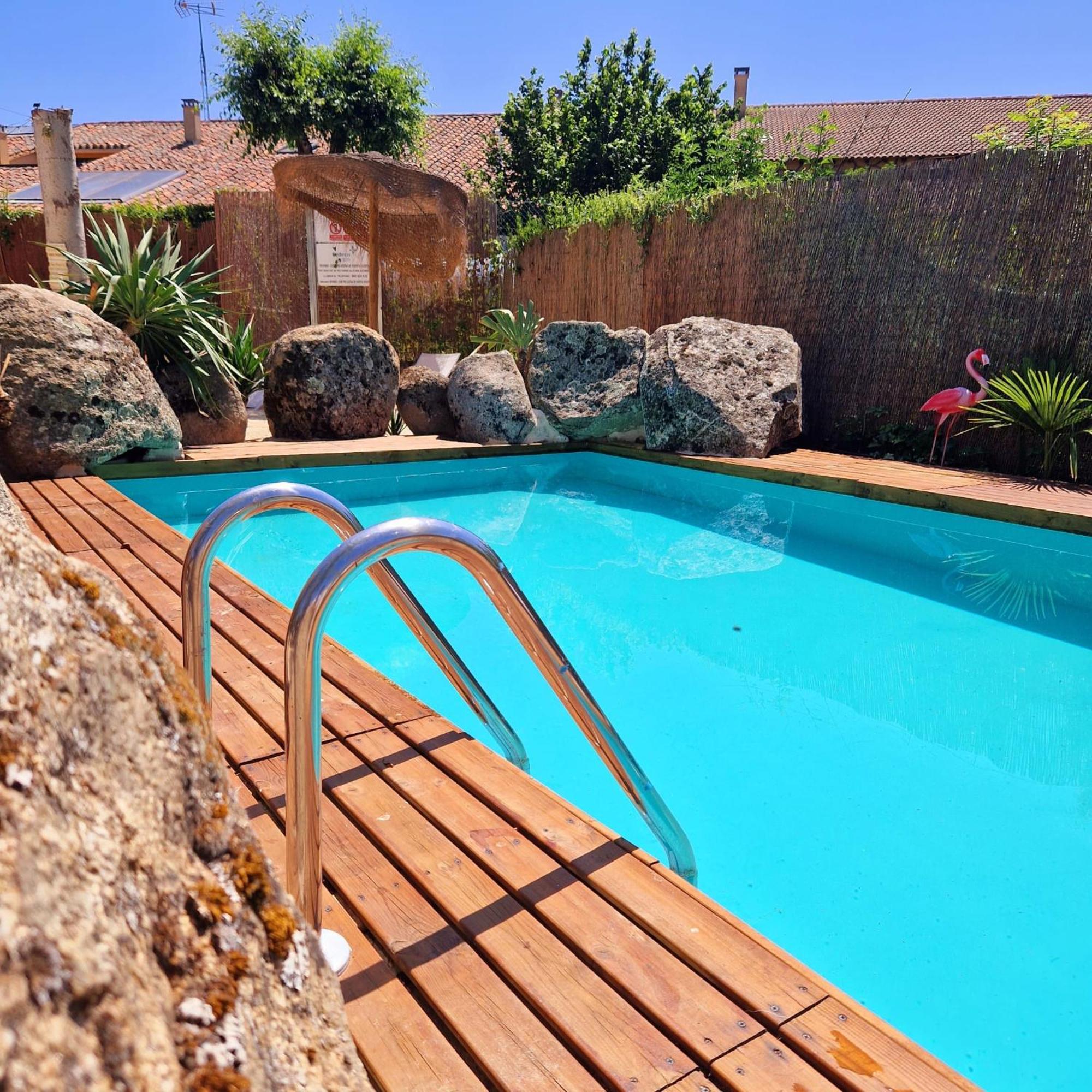 Casa Rural sobre el Rio y con Piscina Huerta  Exterior foto